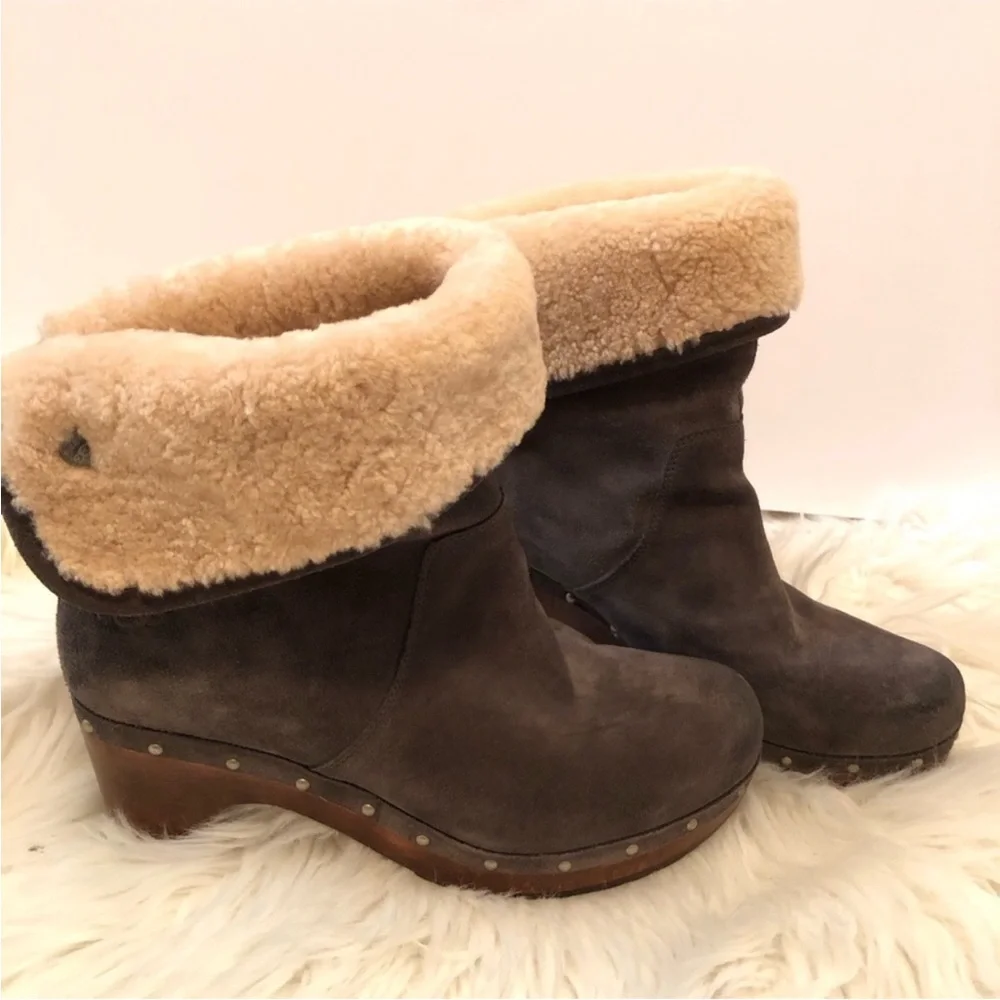 UGG Australia Lynnea Suede Clog Boot 3204
